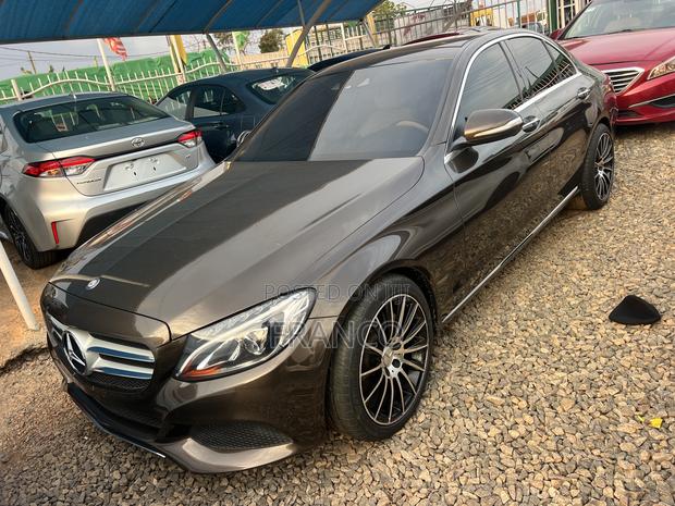 Mercedes-Benz C300 Luxury 4matic Sedan AWD (2.0L 4cyl 7A) 2017 Brown