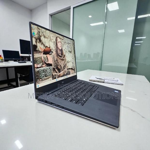 Laptop Dell Precision 5530 16GB Intel Core i5 SSD 256GB