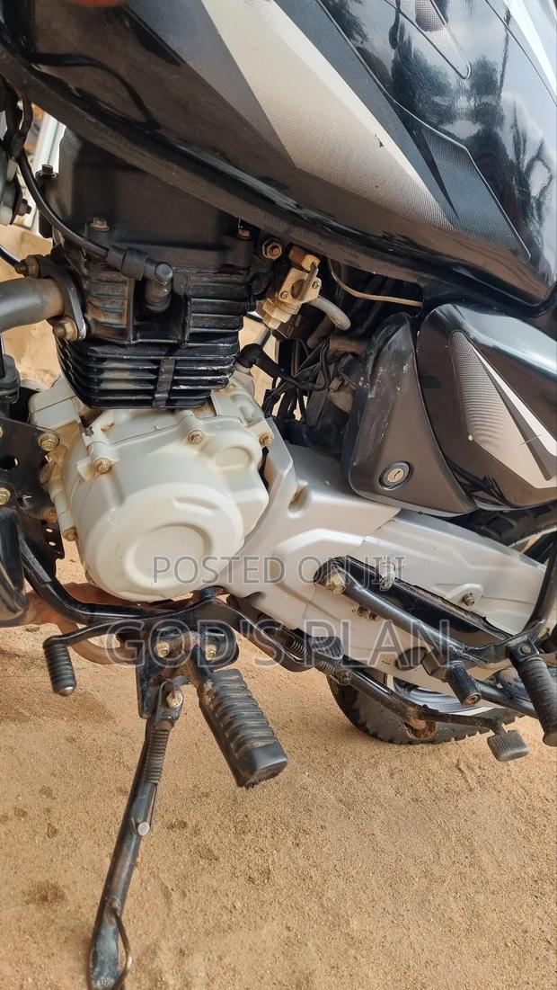 Bajaj Boxer 2022 Black photo 5