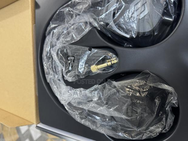 S452 Sterling Studio Headphone photo 2