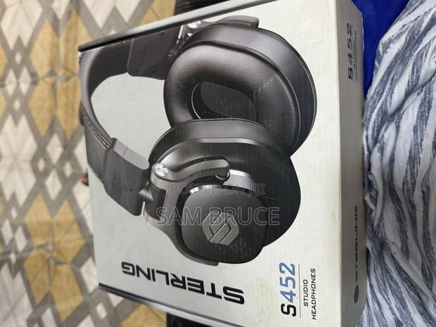 S452 Sterling Studio Headphone
