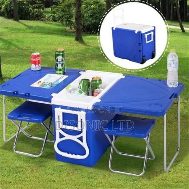 Table Ice Chest With Chairs · Photo 1