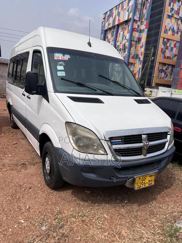 Dodge B2000 2009 White