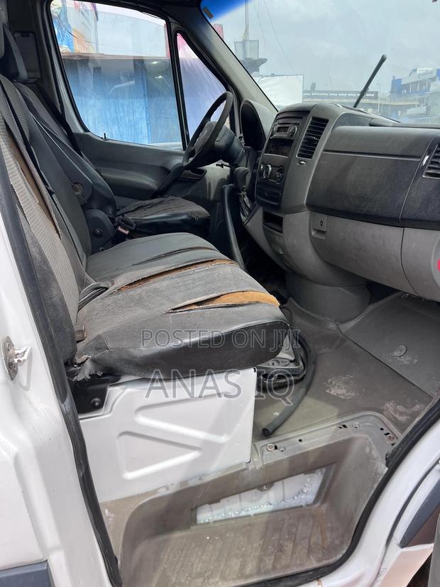 Dodge B2000 2009 White