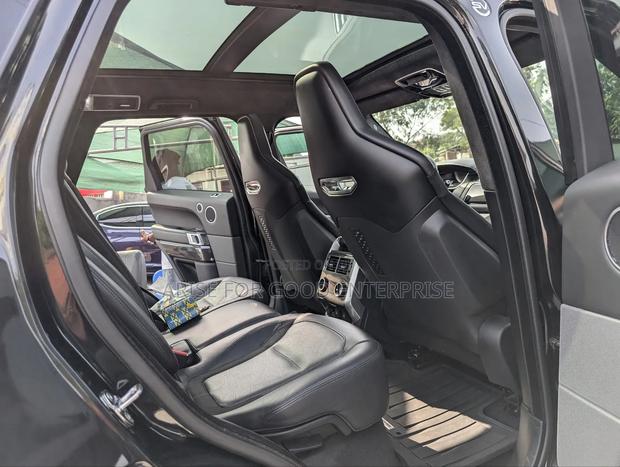 Land Rover Range Rover Sport SVR 4x4 2020 Black photo 10