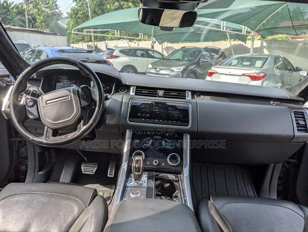 Land Rover Range Rover Sport SVR 4x4 2020 Black photo 11