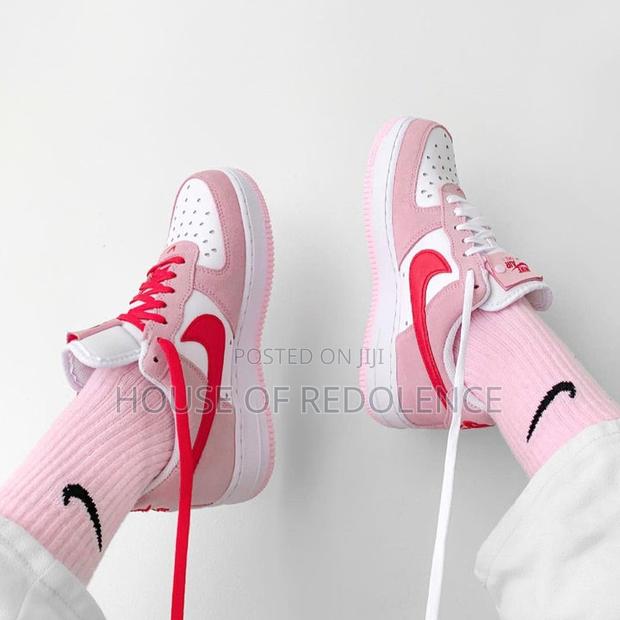 Airforce 1 Valentine Sneakers · Photo 3