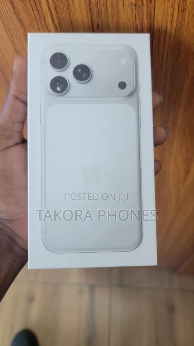 New Apple iPhone XR 128 GB Silver photo 2
