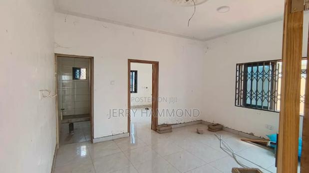 1bdrm Apartment in Tseaddo Round About for rent · Photo 1