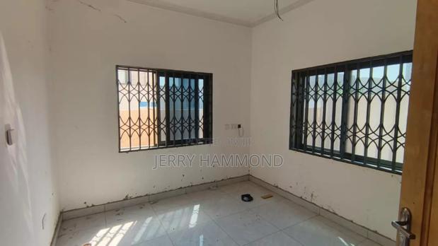 1bdrm Apartment in Tseaddo Round About for rent · Photo 3