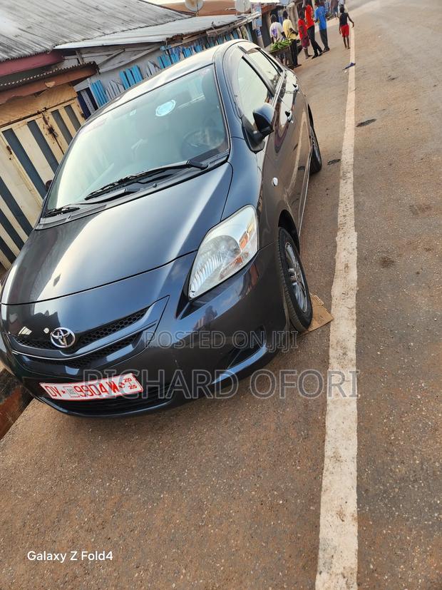 Toyota Belta 2010 Gray