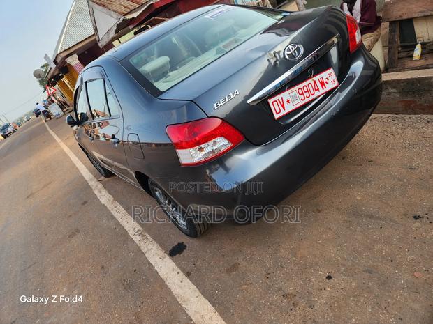 Toyota Belta 2010 Gray