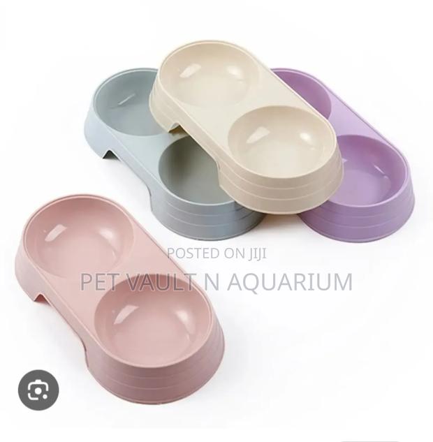 Plastic Feeding Bowls for Pets · Photo 2