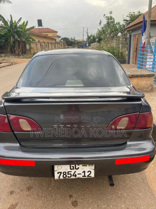 Toyota Corolla 2001 Gray