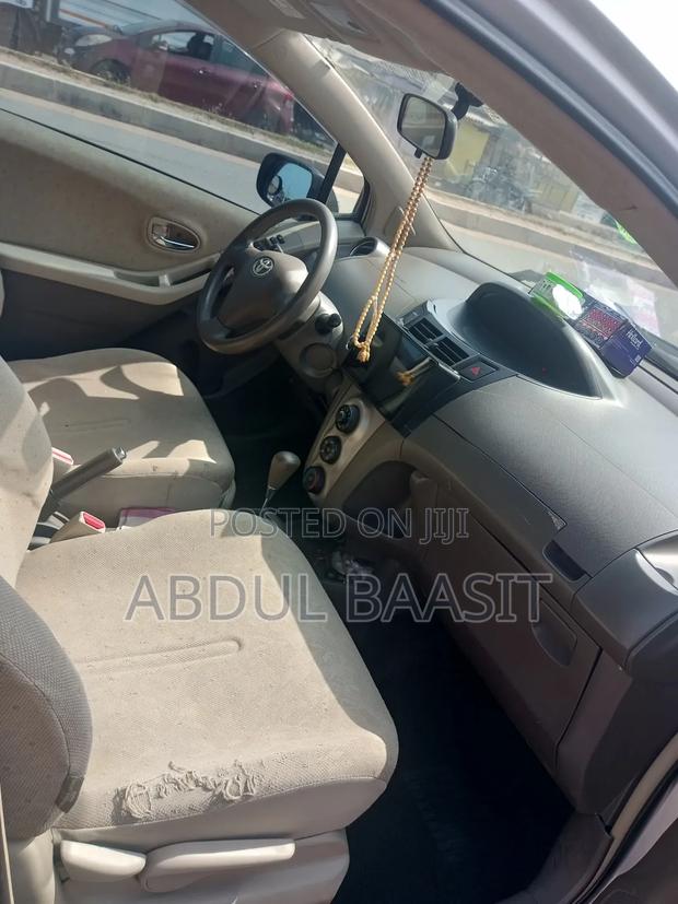 Toyota Vitz 1.3 AWD 5dr 2011 Silver