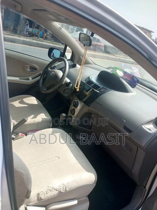 Toyota Vitz 1.3 AWD 5dr 2011 Silver