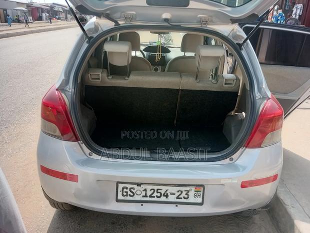 Toyota Vitz 1.3 AWD 5dr 2011 Silver