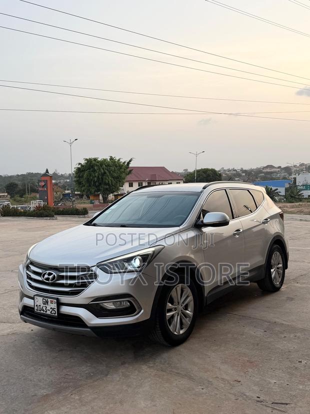 Hyundai Santa Fe 2015 Gray