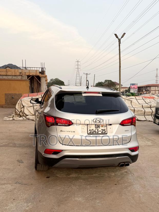 Hyundai Santa Fe 2015 Gray