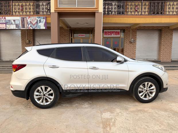 Hyundai Santa Fe 2015 Gray
