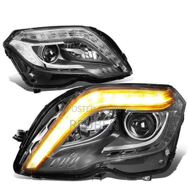 Mercedes Benz C250 Head Light Lamp photo 3