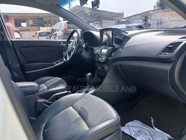 Hyundai Accent GLS 4dr Sedan (1.6L 4cyl 6M) 2015 White