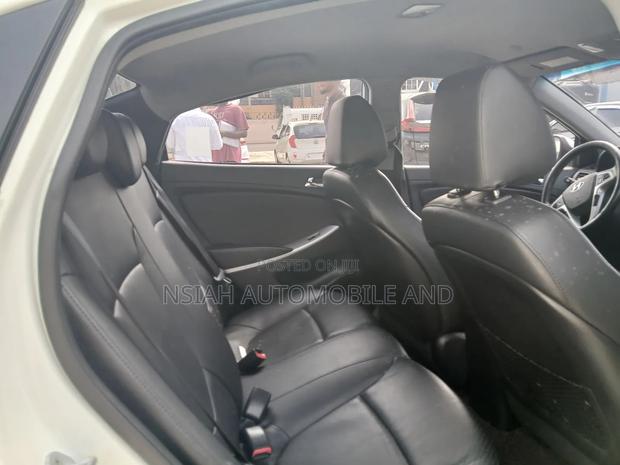 Hyundai Accent GLS 4dr Sedan (1.6L 4cyl 6M) 2015 White