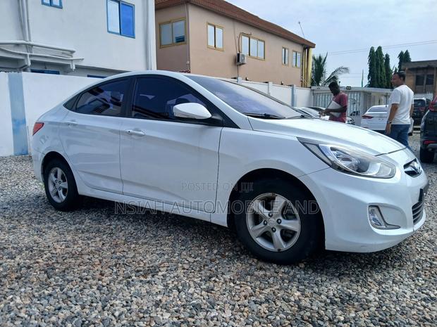 Hyundai Accent GLS 4dr Sedan (1.6L 4cyl 6M) 2015 White
