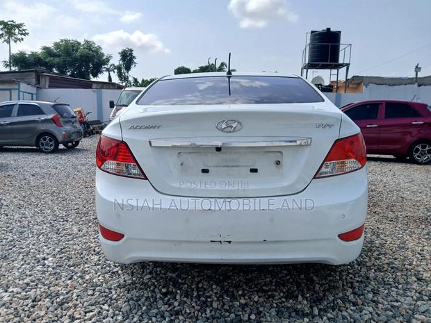 Hyundai Accent GLS 4dr Sedan (1.6L 4cyl 6M) 2015 White
