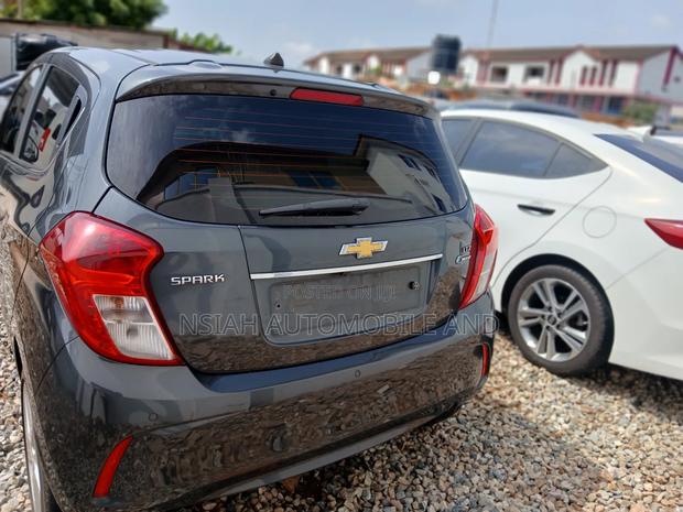 Chevrolet Spark LS CVT 2017 Gray