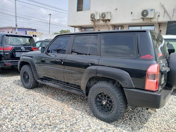 Nissan Patrol 2015 Black