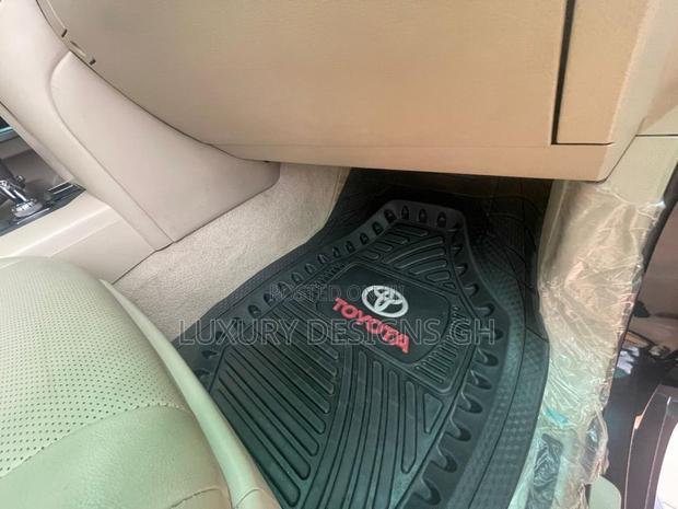 Toyota Land Cruiser 2023 Black photo 8