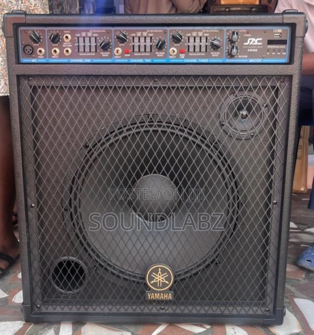 Yamaha Kb400 Keyboard Combo Amplifier. · Photo 3
