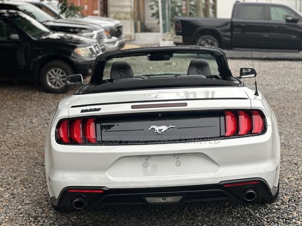 Ford Mustang EcoBoost Premium 2021 White