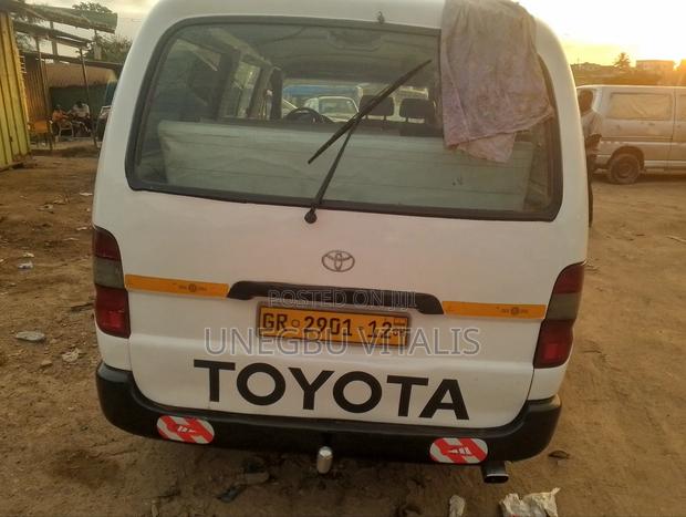 Toyota HiAce 2008 White