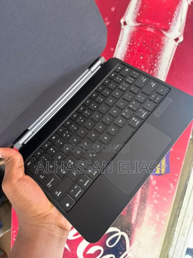 iPad 11th A16 And Apple iPad 10th Generation Magic Keyboard (Black) photo 4