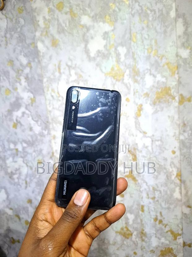 New Huawei Y7 Pro (2019) 128 GB Black photo 2