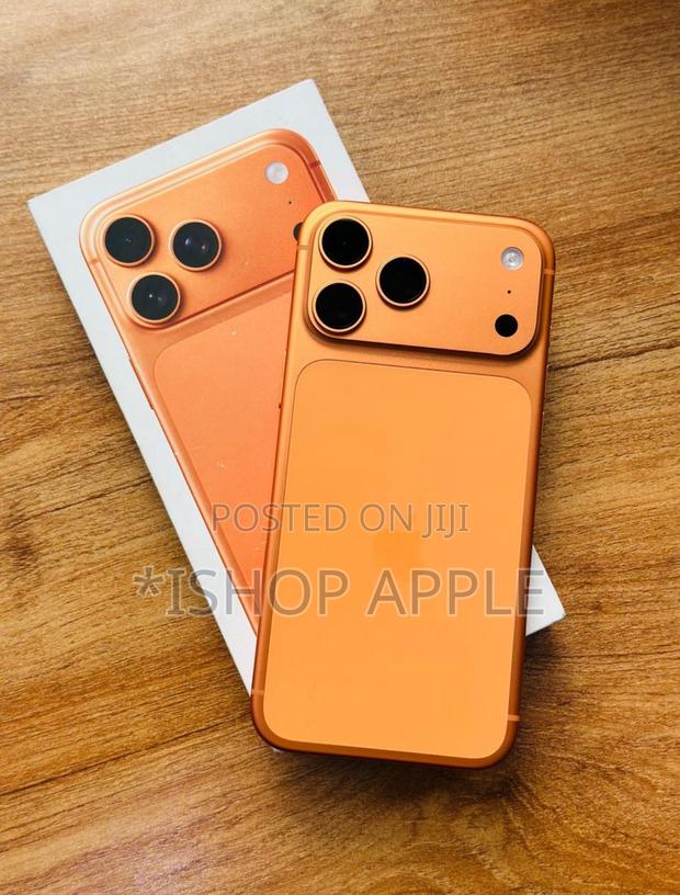 Apple iPhone 17 Pro Max 512 GB Orange · Photo 4