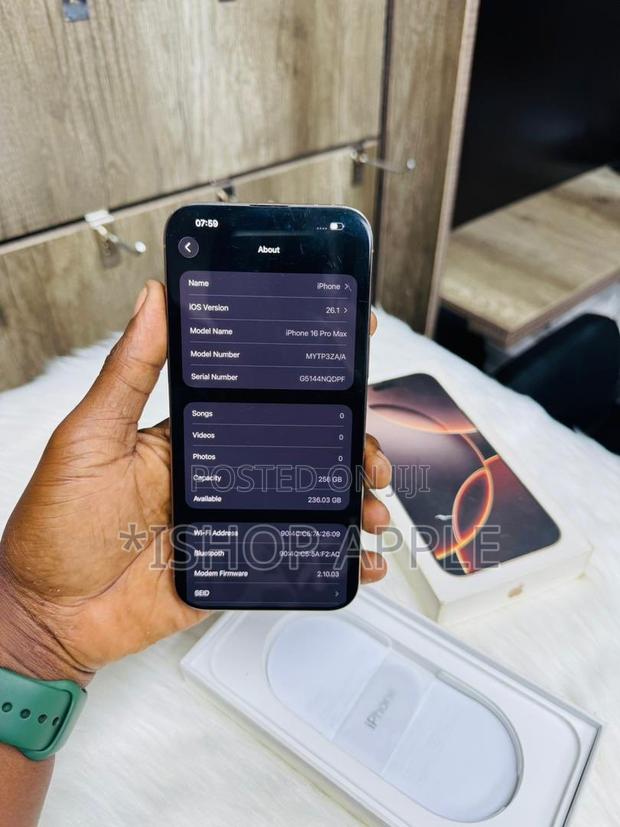 Apple iPhone 16 Pro Max 256 GB · Photo 4