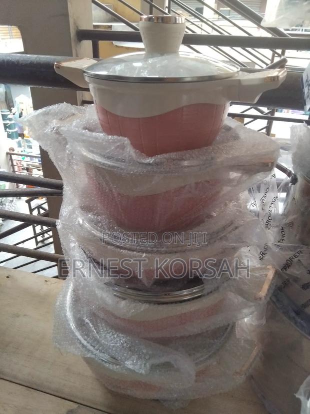 5 Sets of Luxurious Grantie Cookware · Photo 3