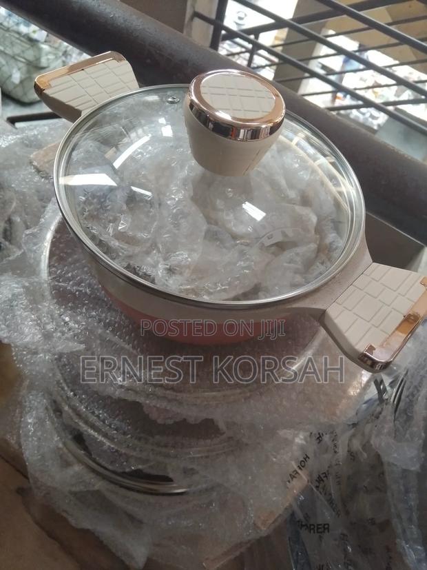 5 Sets of Luxurious Grantie Cookware · Photo 4