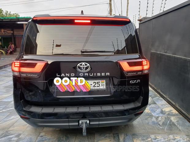Toyota Land Cruiser 2025 Black photo 4