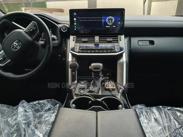 Toyota Land Cruiser 2025 Black photo 7