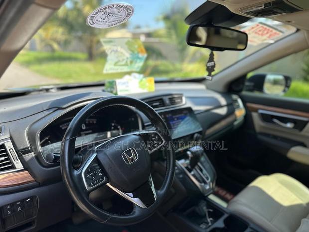 Honda CR-V Touring FWD 2018 Black photo 4