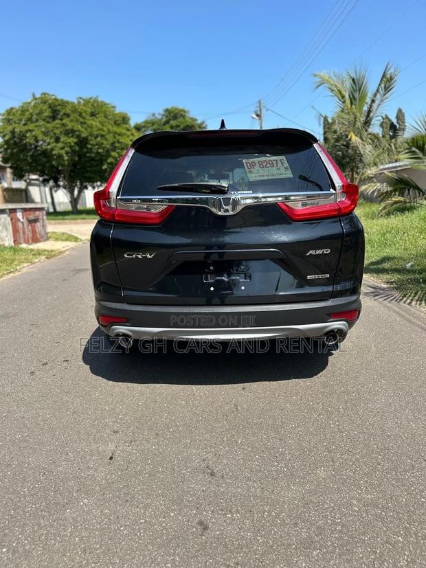 Honda CR-V Touring FWD 2018 Black photo 10
