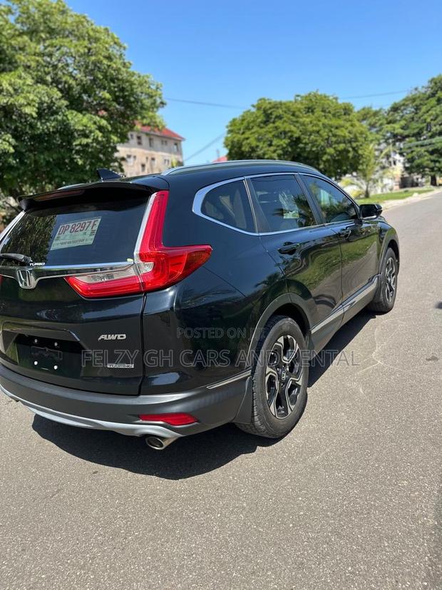 Honda CR-V Touring FWD 2018 Black photo 11