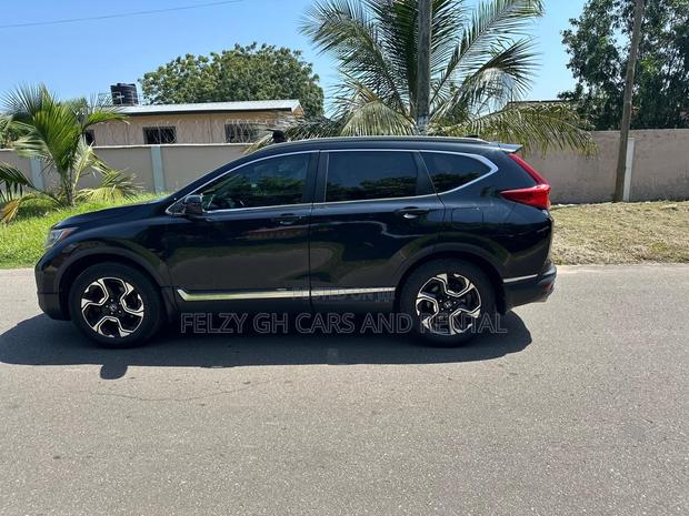 Honda CR-V Touring FWD 2018 Black photo 9