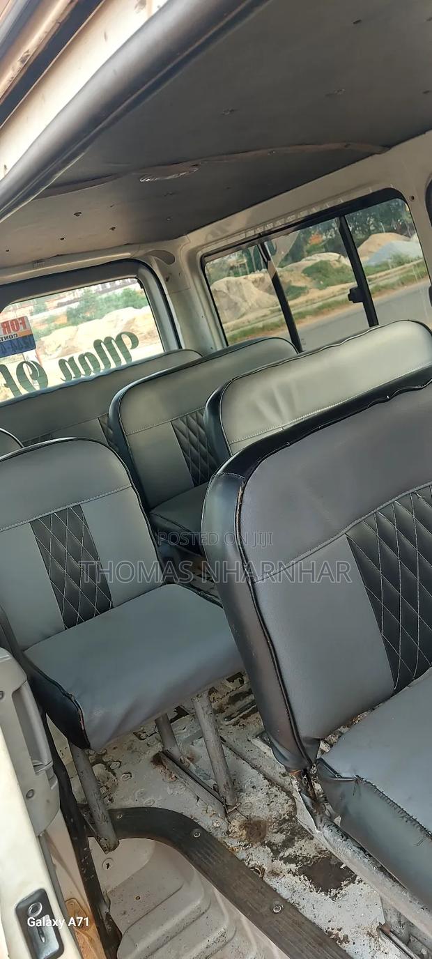 Toyota HiAce 2014 White photo 6