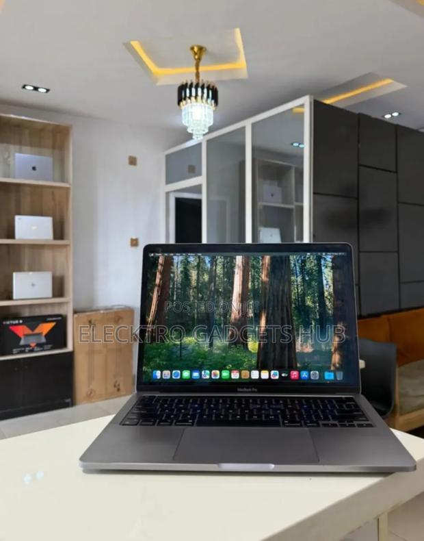 Laptop Apple MacBook Pro 2020 32GB Intel Core I7 SSD 512GB
