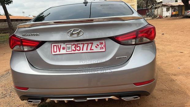 Hyundai Elantra Limited 4dr Sedan (1.8L 4cyl 6A) 2015 Silver